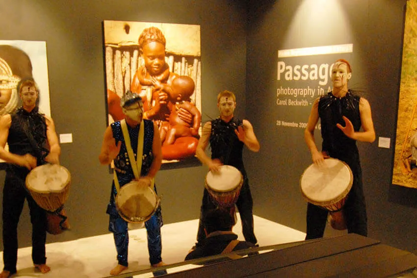 Passages